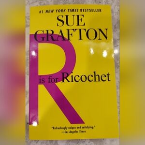 SUE GRAFTON "R is for Ricochet" Paperback Book - NWT